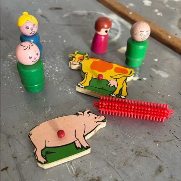 Random toy bits - Picture 2 of 2